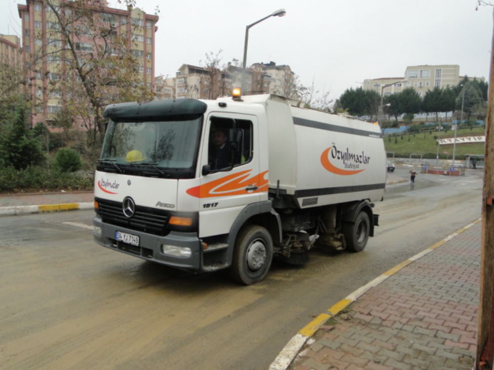 1517 MERCEDES BENZ ATEGO YOL SÜPÜRME ARACI